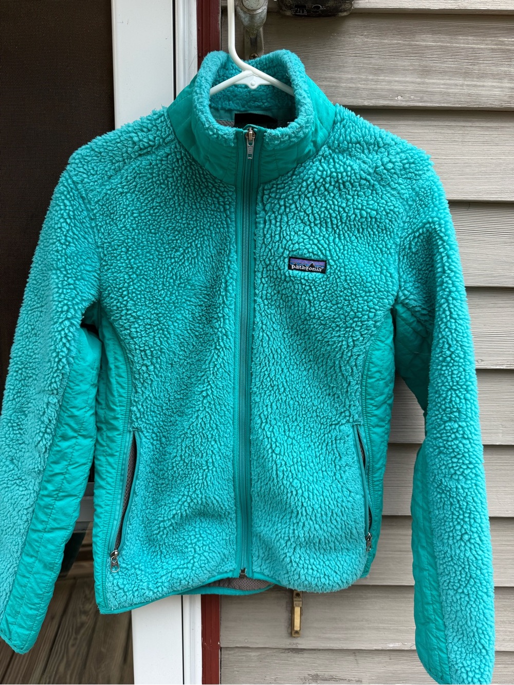 Patagonia Vintage Teal Full-Zip Fleece Jacket. Slim fit. Well loved.